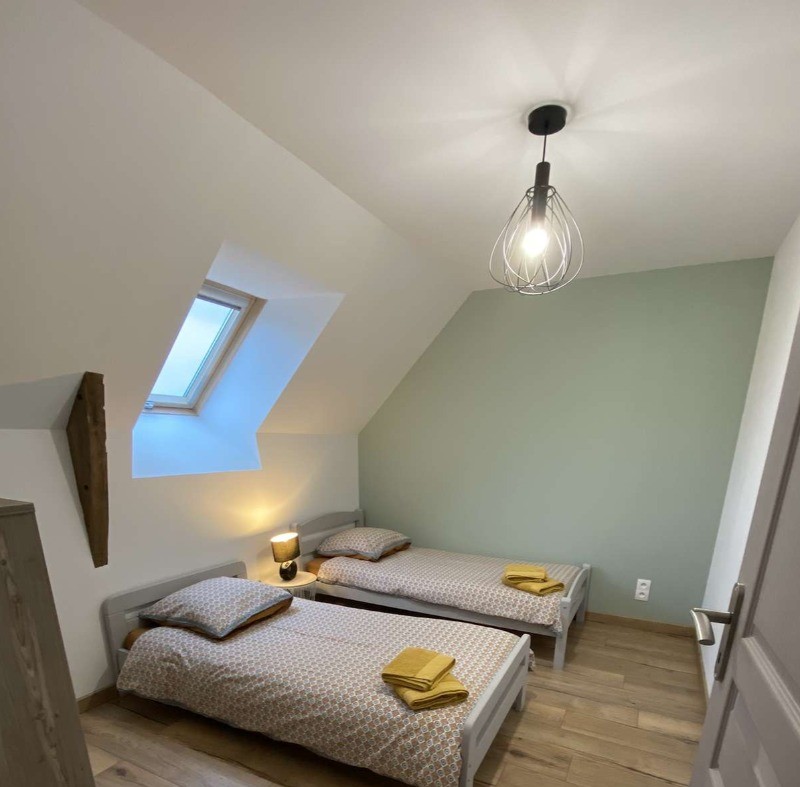 Chambre pour 2 personnes à l'étage (1 lit 180 cm ou 2 lits 90 cm).