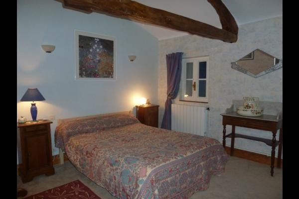 Chambre 1 et sa salle d'eau indépendante