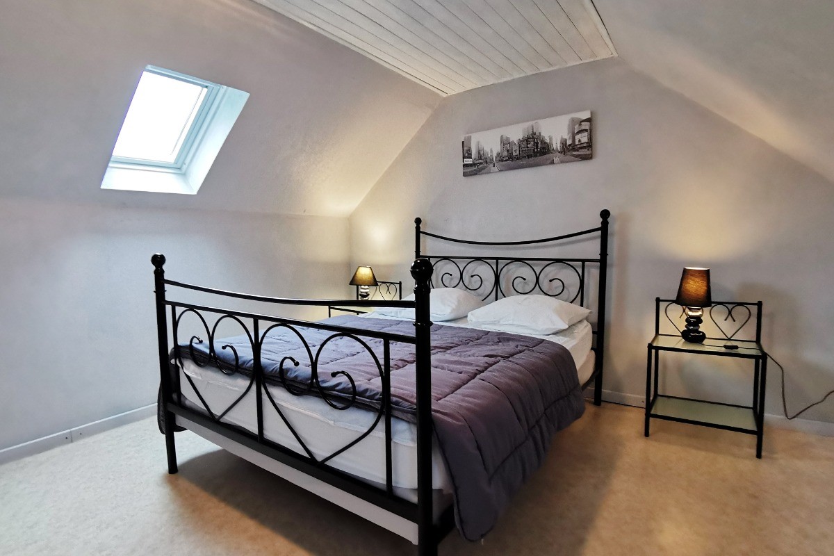 Etage: Chambre 2 avec Lit 140