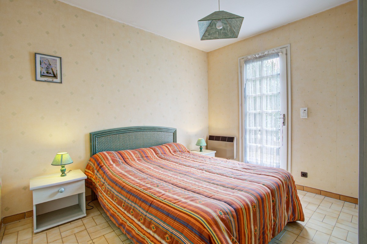 Chambre "verte" avec accès direct au patio