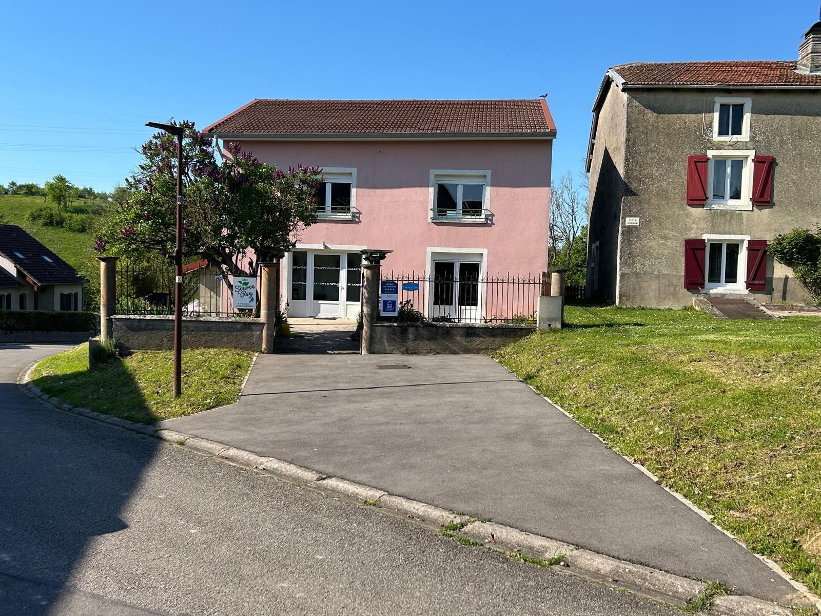 Gites La Source du Rey Parking privé PMR