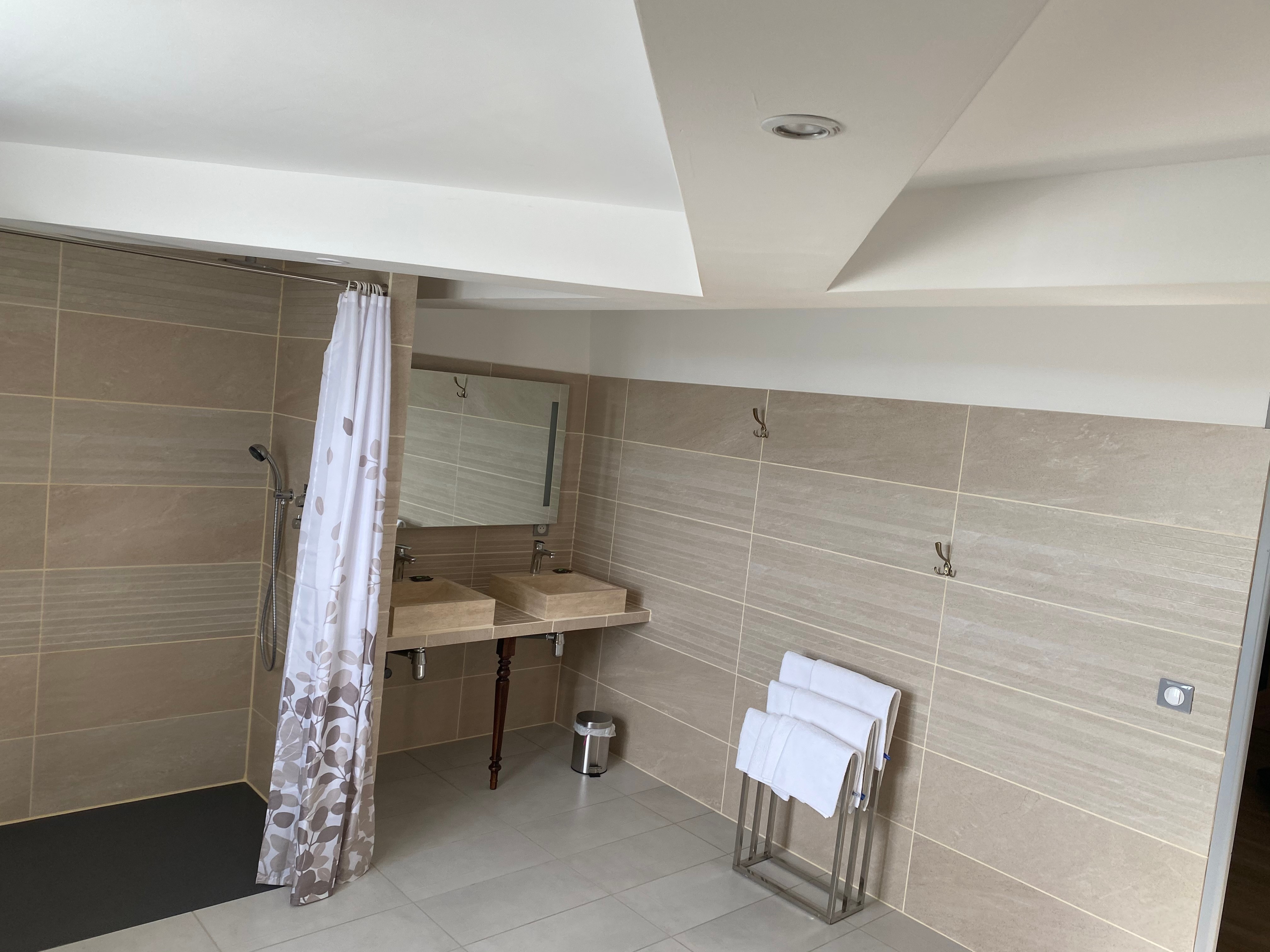 Suite Thierry salle d'eau