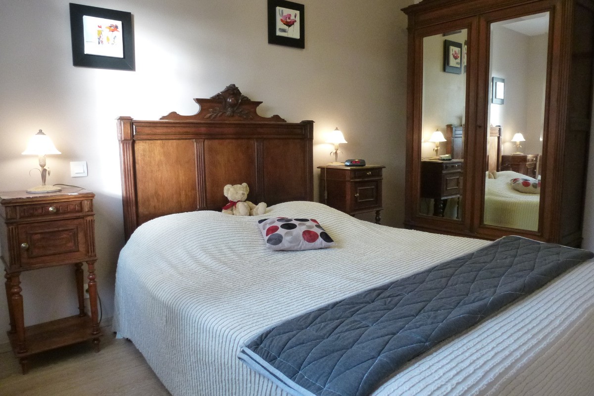La chambre principale - lit de 160x200 cm