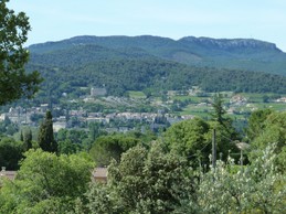Vue de la terrasse sur le "vieux Vaison"