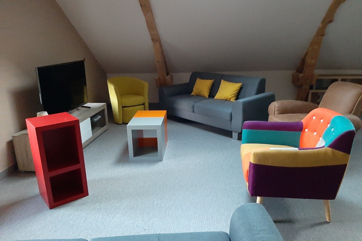Salle de loisirs au 2ème étage  avec home cinéma