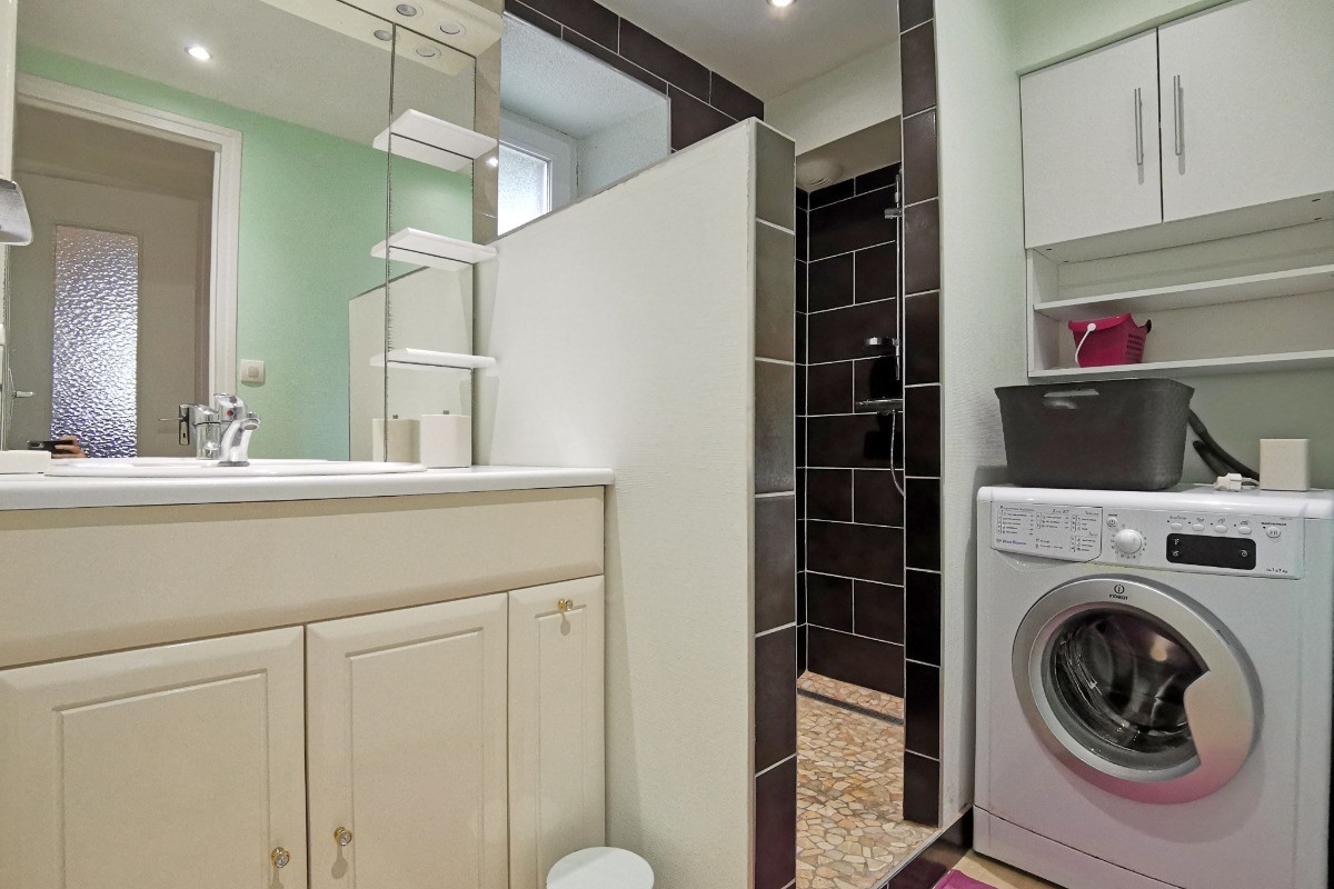 En RDV salle d'eau et WC indépendant