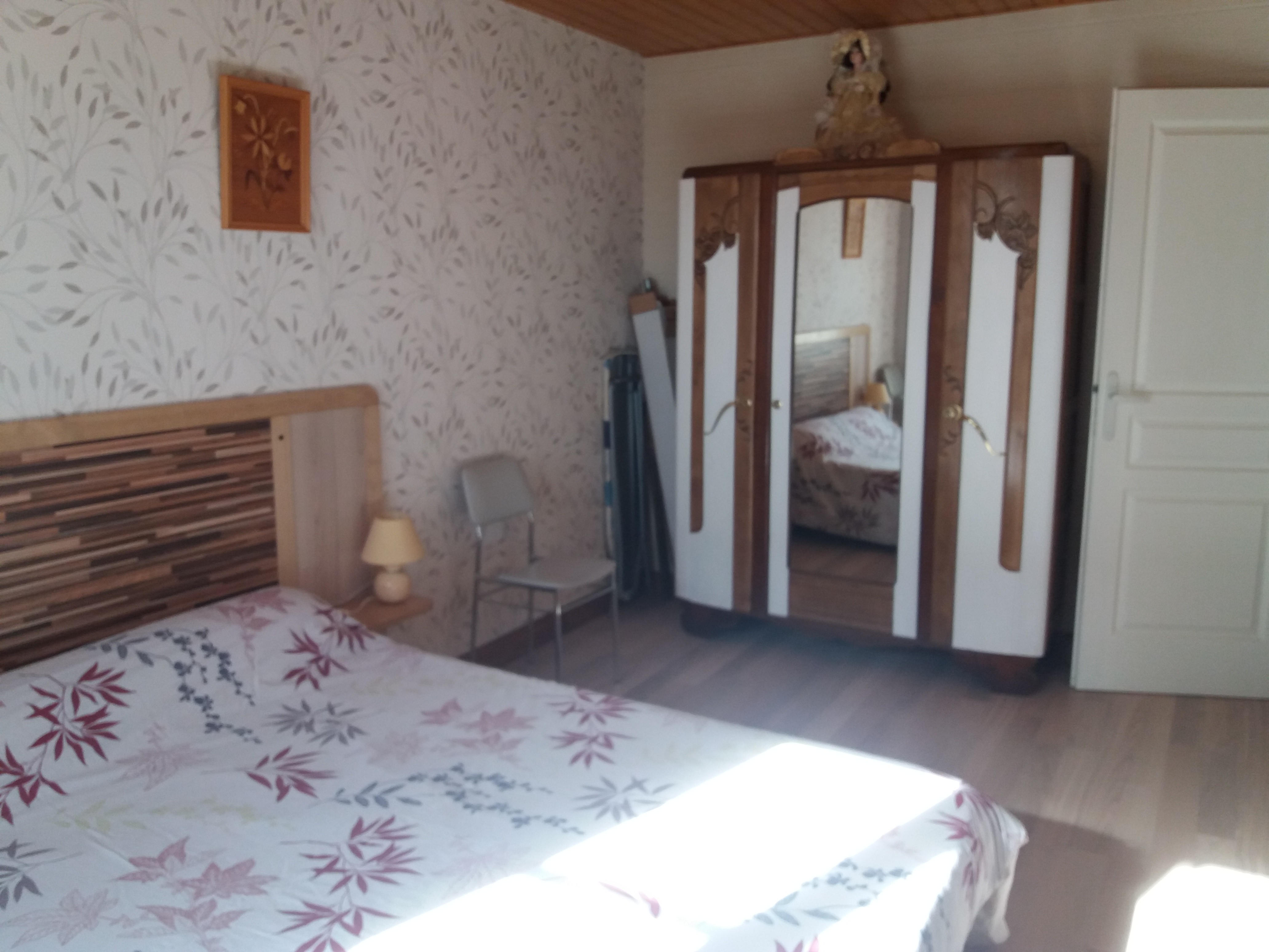 chambre Est ( lit 140 2 places)