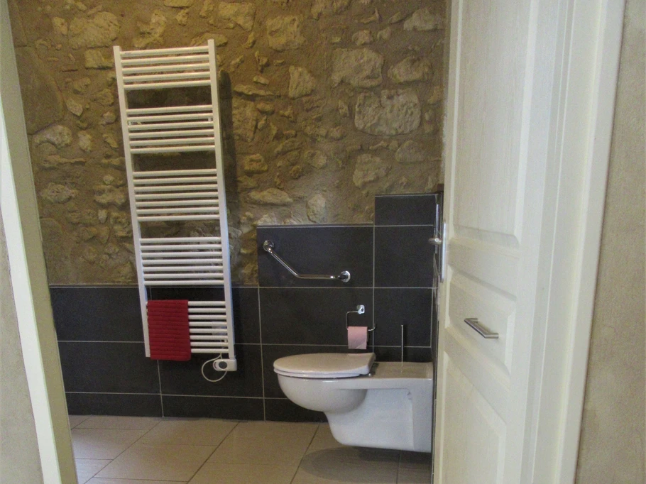 WC aménagé PMR