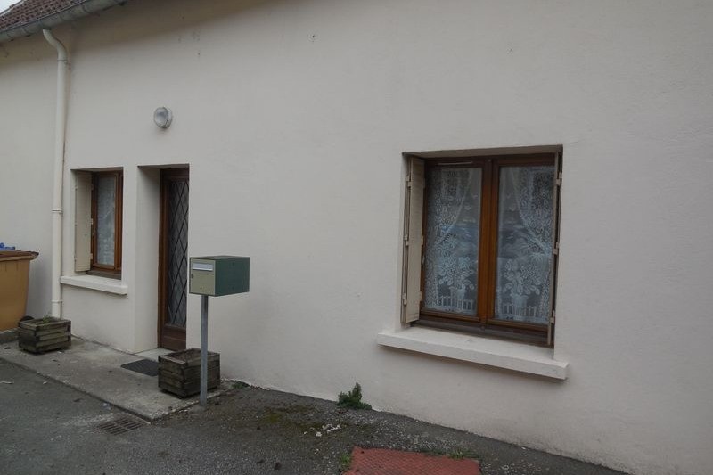 Maison au cœur du bourg de Genouillac en Creuse