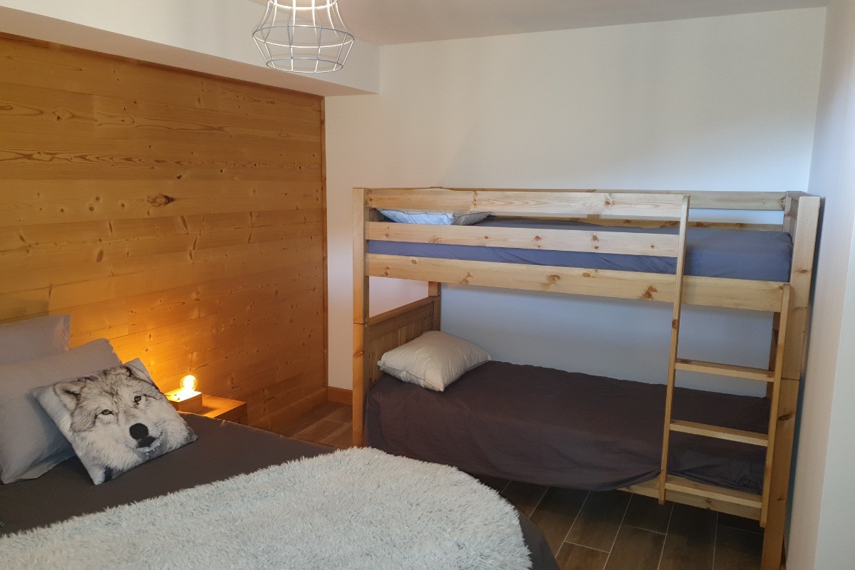 Chambre 2, 1 lits 160*200 +  2 lits superposés de 80*200