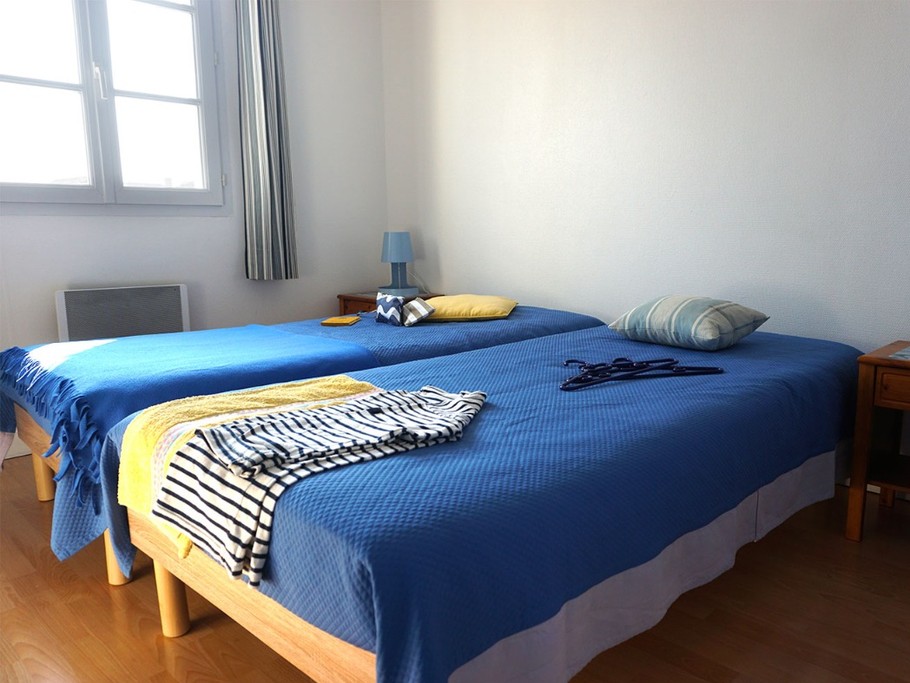 Chambre lumineuse avec 2 lits de 90cm