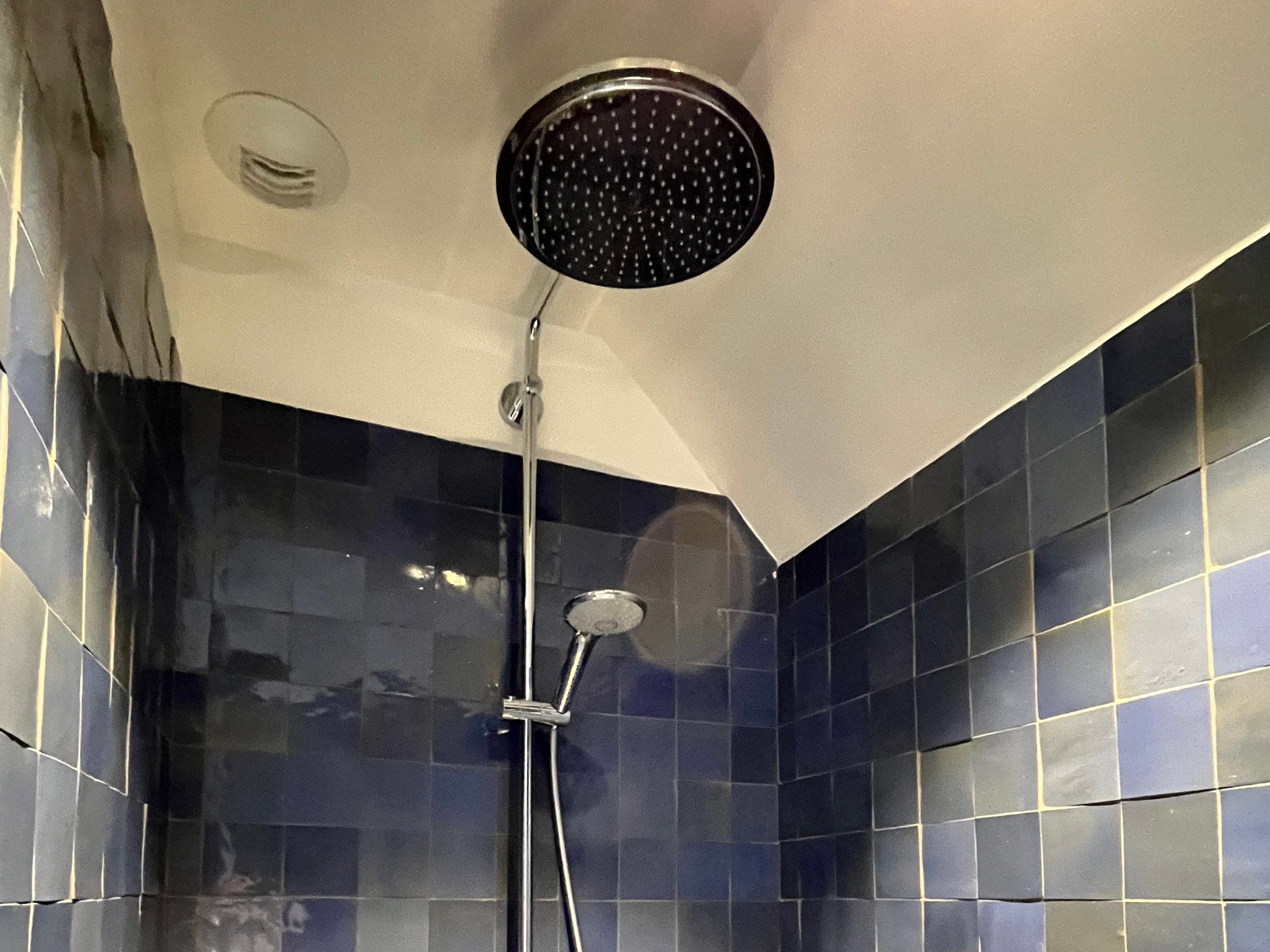 détail douche