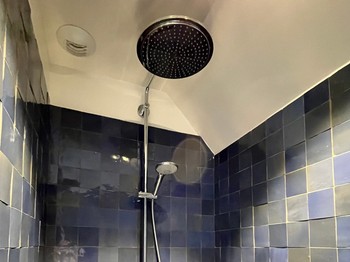 détail douche