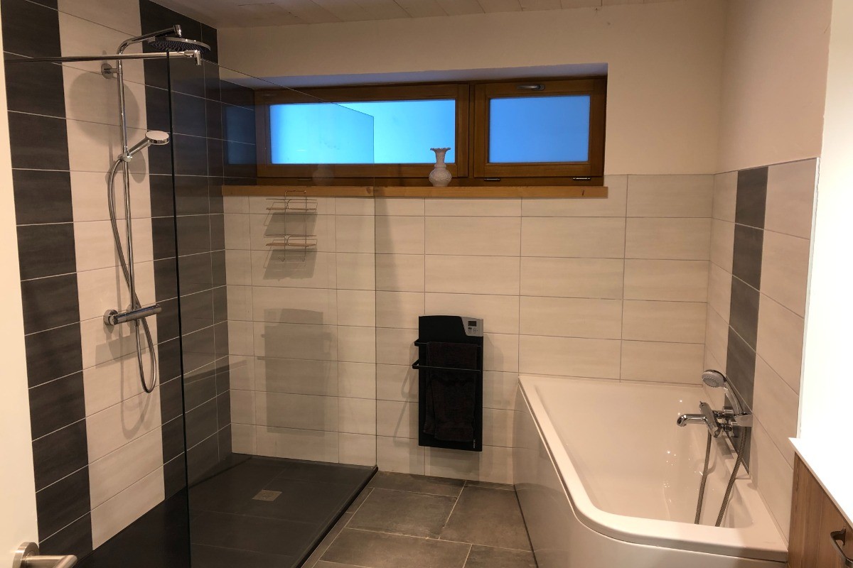Salle de bains et WC - Le "Chalet" de Popy