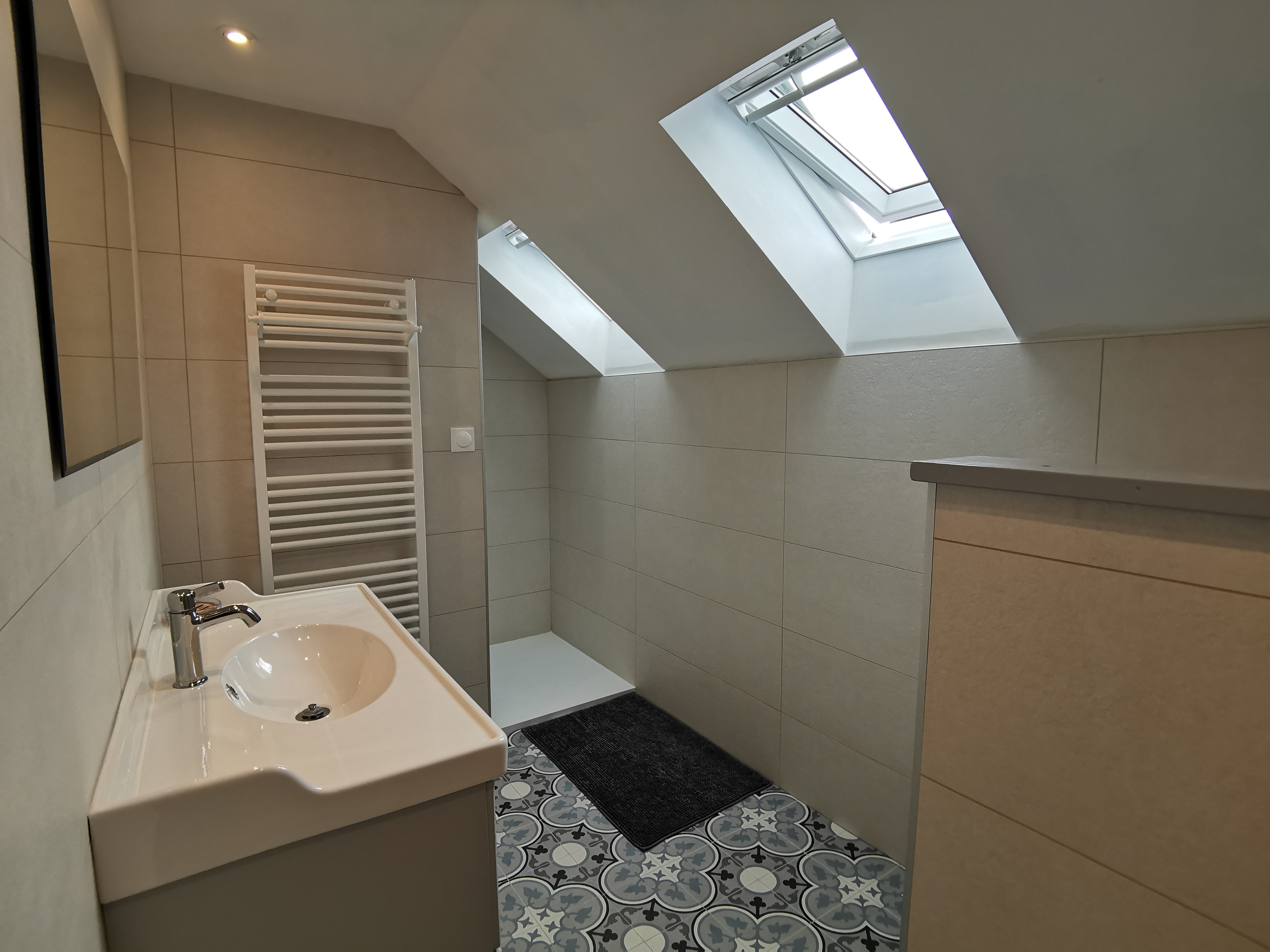 Salle d'eau avec WC étage