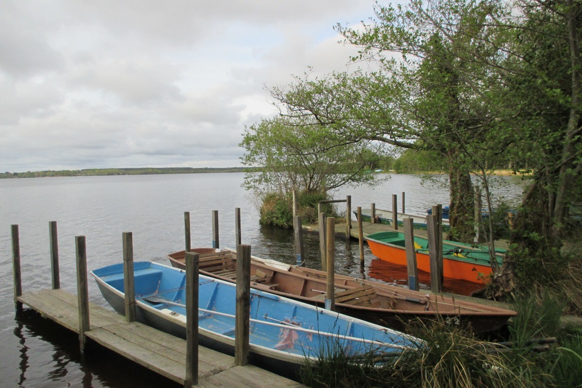 les barques sur le lac de Léon
