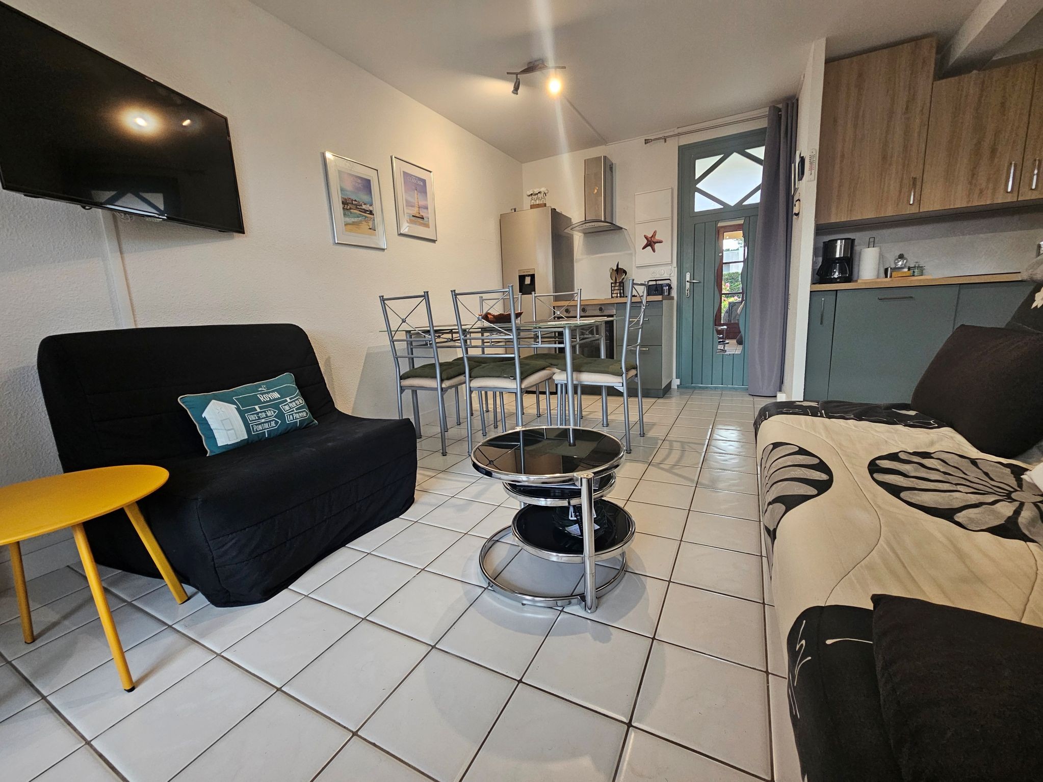 Résidence Les Orphies, with private enclosed garden for 2 to 5 people, near Royan