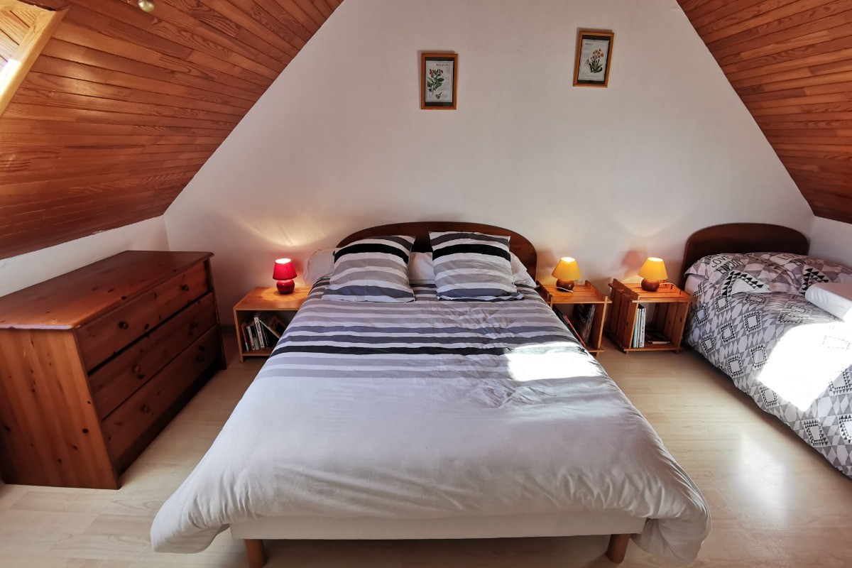 Chambre 2 à l'étage