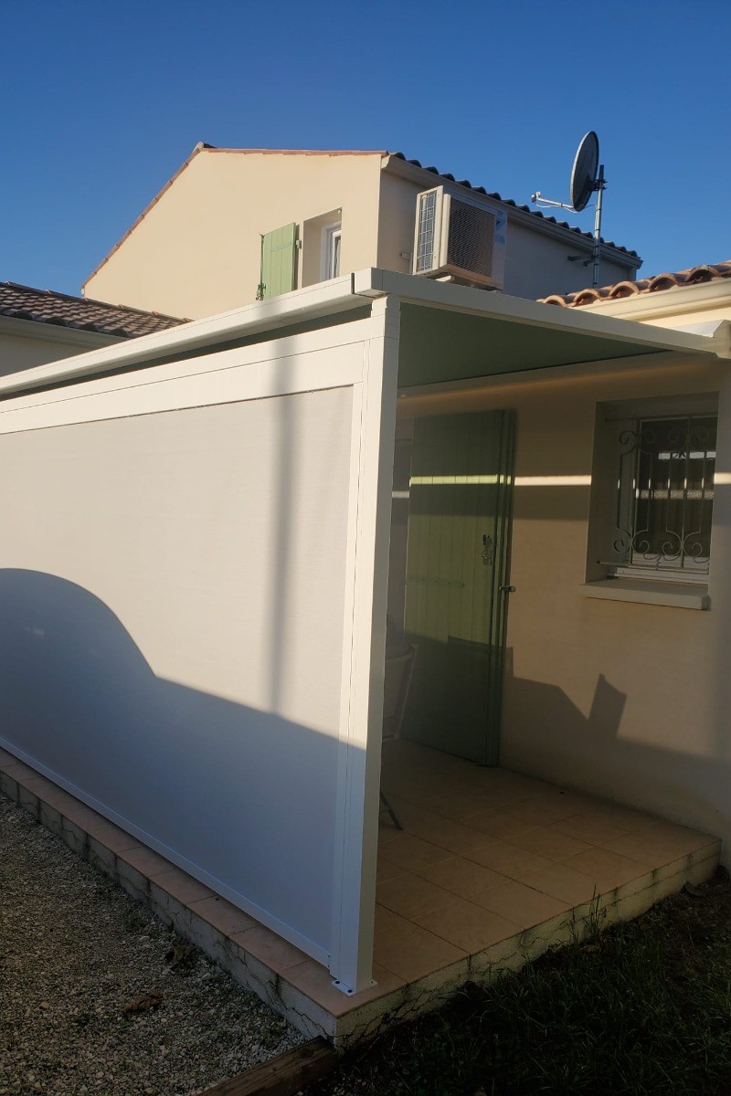 La pergola climatique sur la terrasse