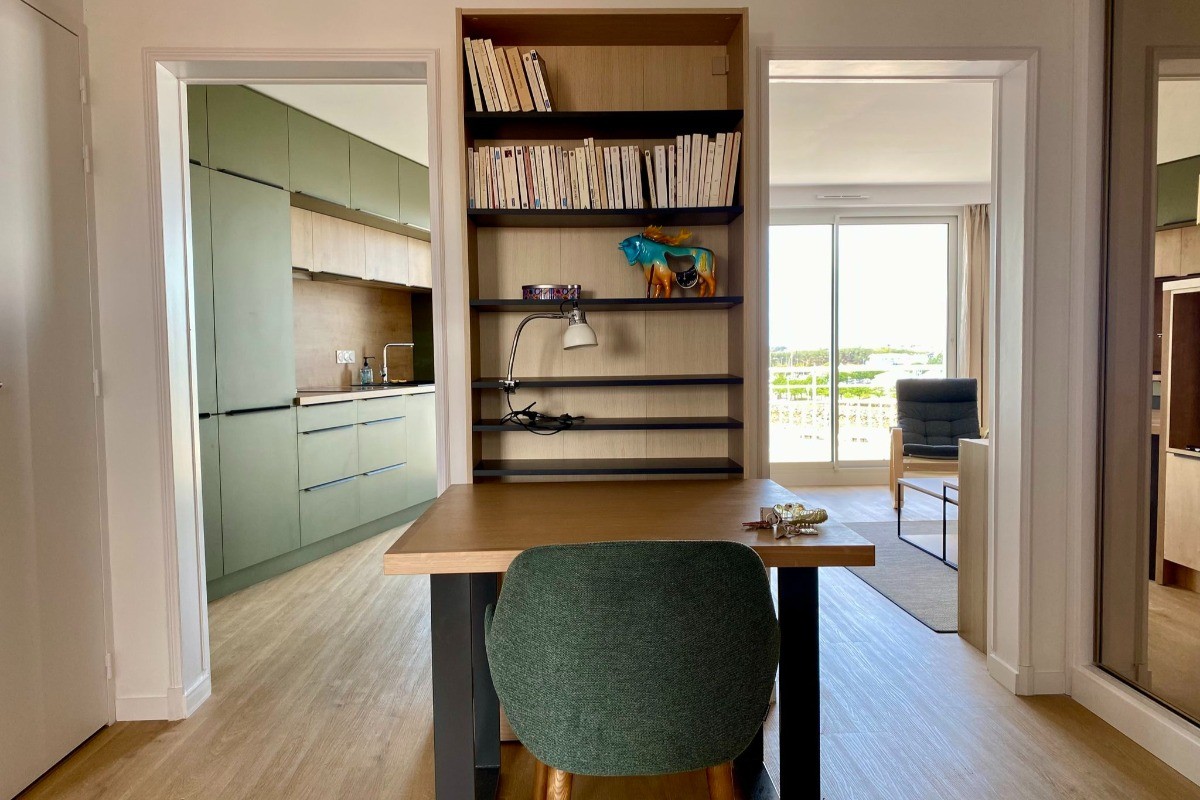 Entrée / coin bureau