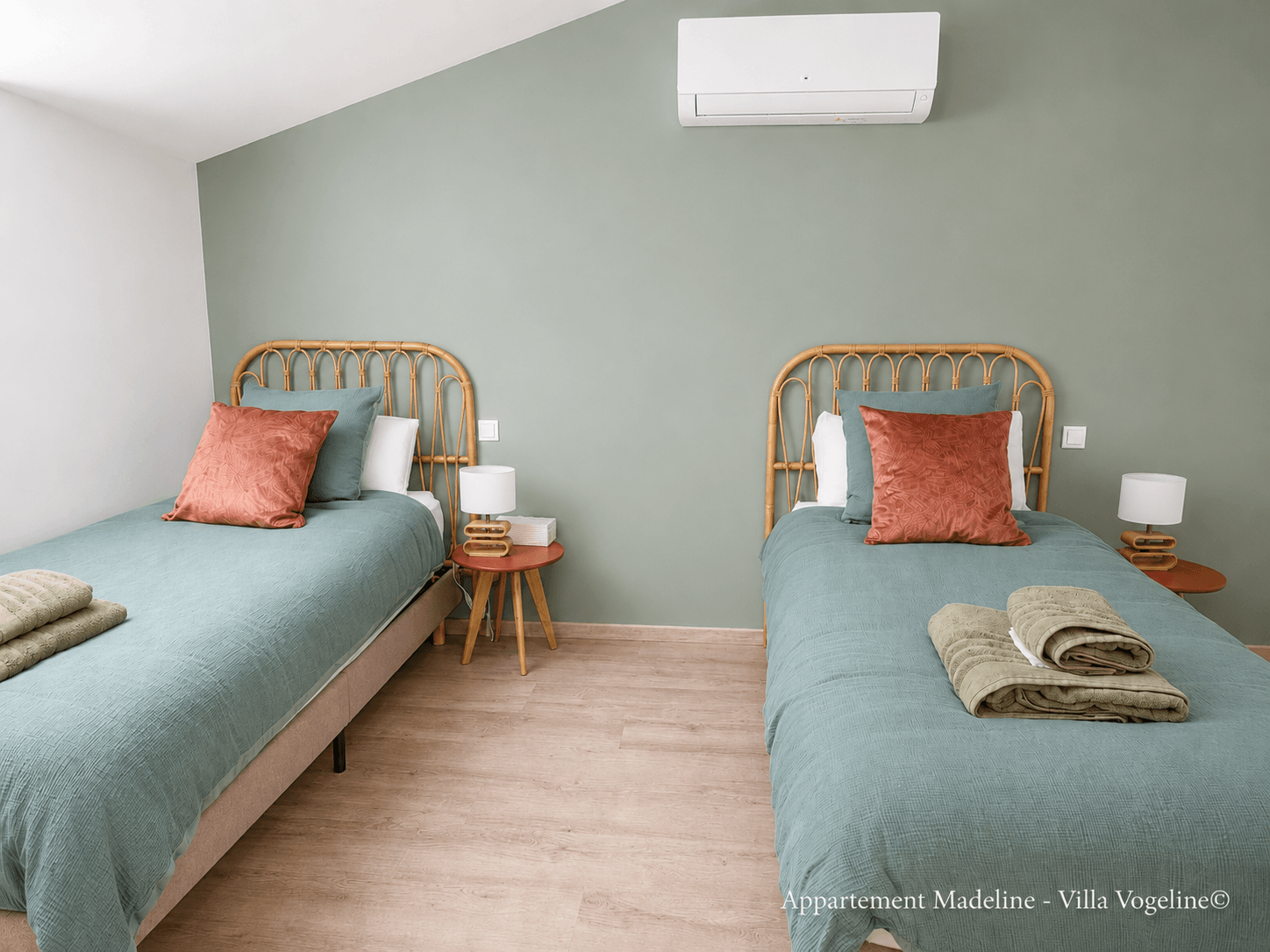 Chambre 2 lits simple