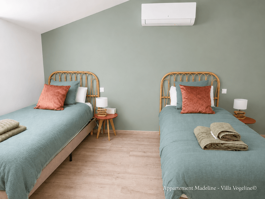 Chambre 2 lits simple