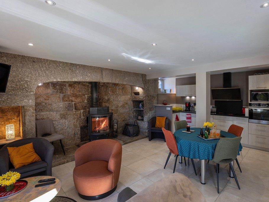 Gîte familial en Lozère avec grande terrasse