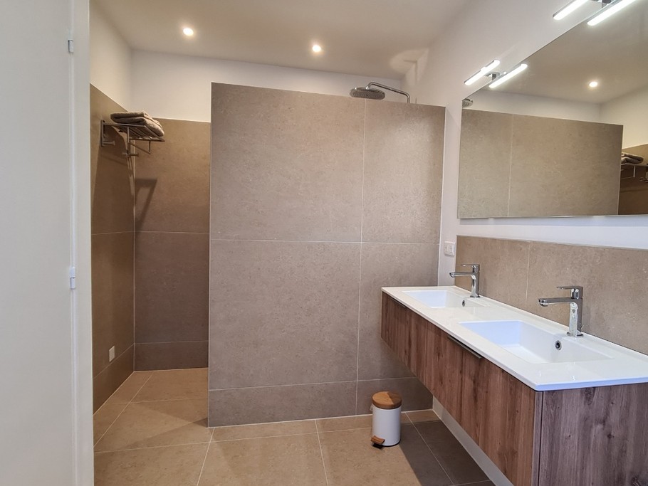 Salle de bain suite rez-de-chaussée