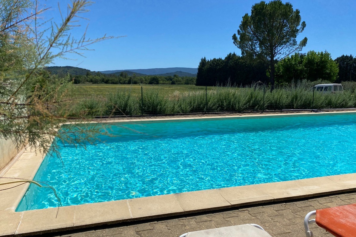 Piscine Vue sur le Luberon