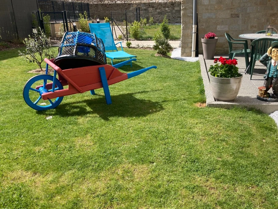 Jardin de 75 m² clos et terrasse couverte de 10m².