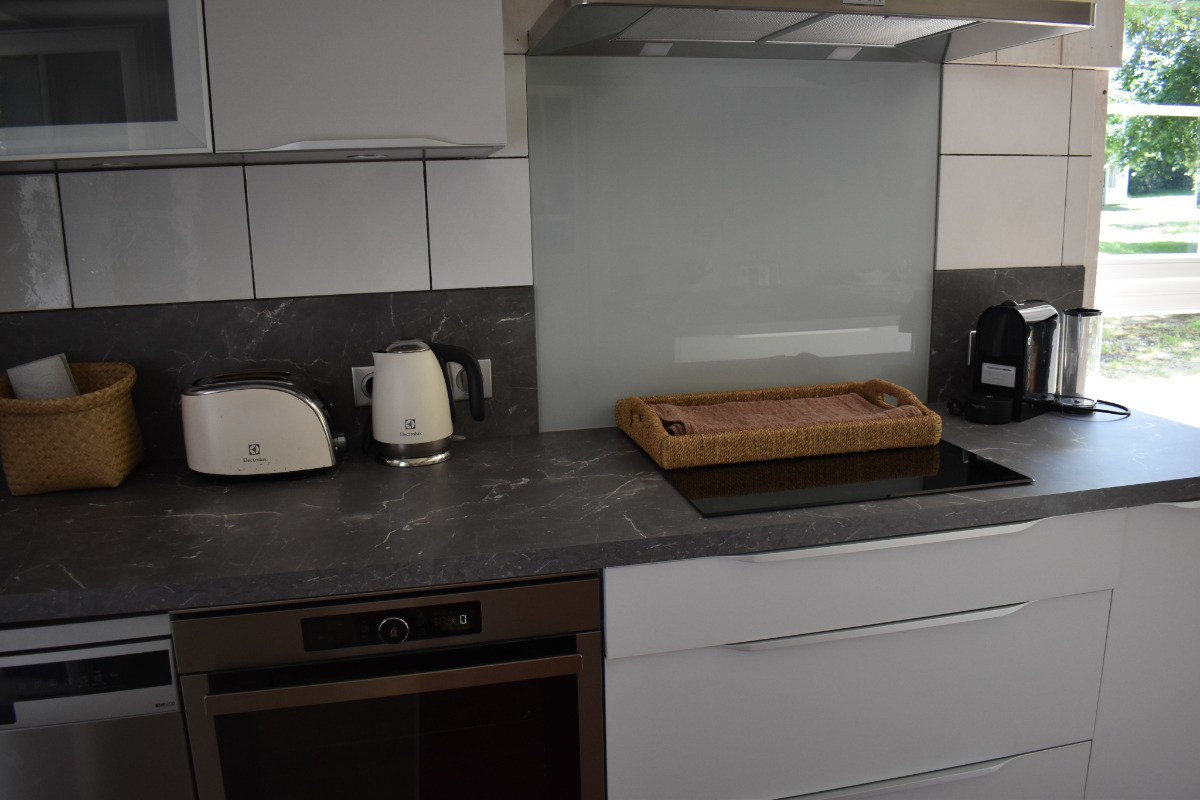 plan de travail cuisine, table induction, hotte...
