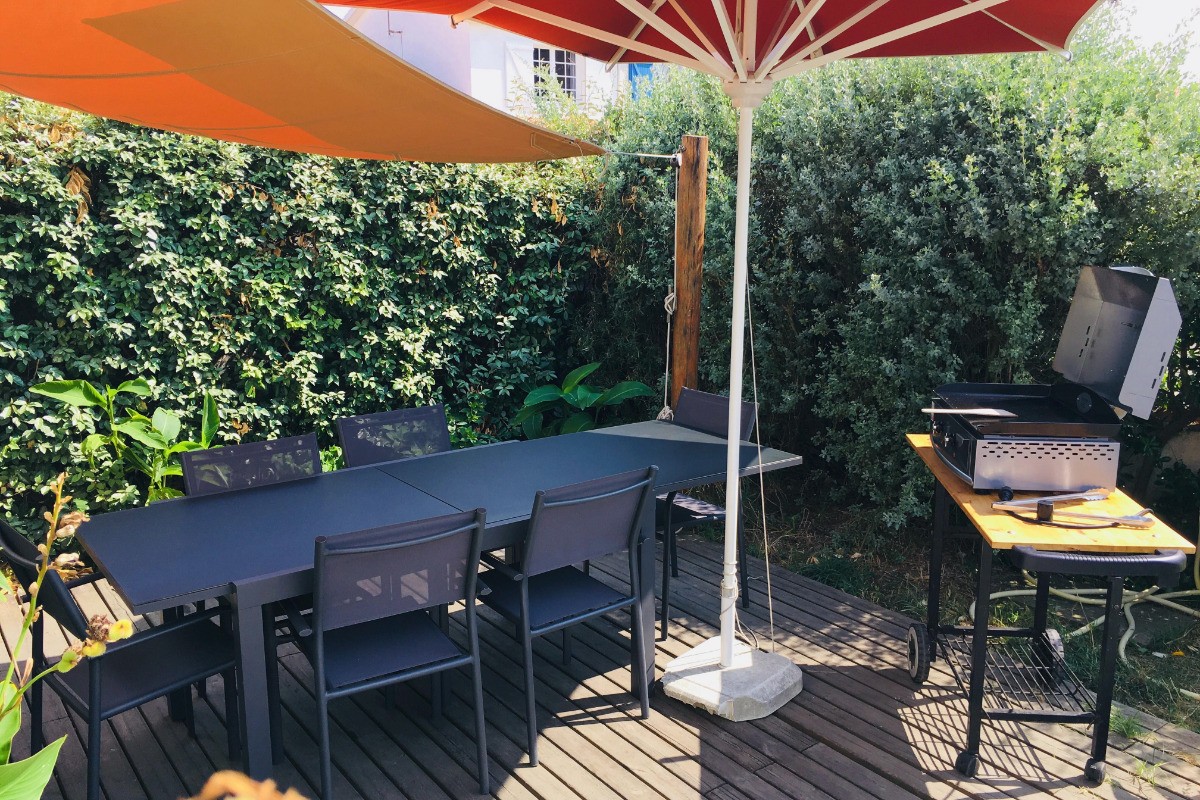 Terrasse sud avec plancha