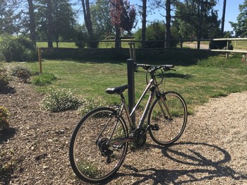 prets de vélos et vue sur le golf