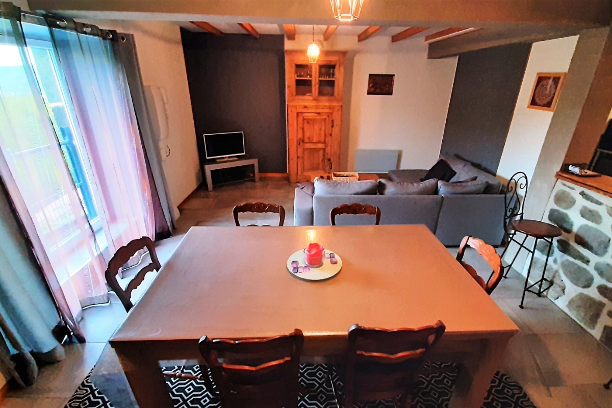 Rez-de-chaussée : Séjour-salon-salle à manger