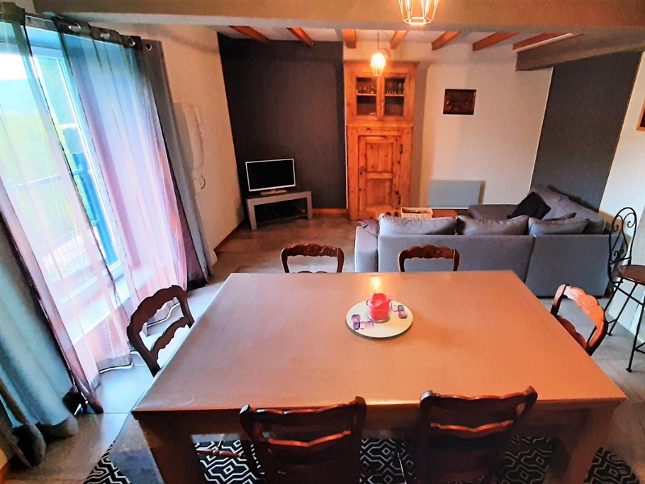 Rez-de-chaussée : Séjour-salon-salle à manger