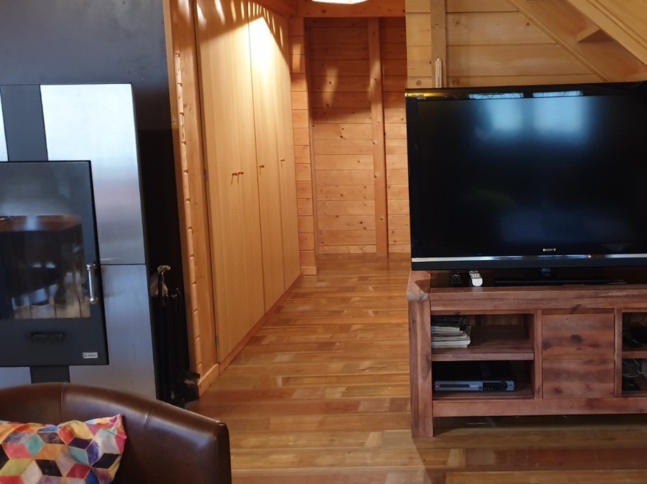 Télévision au coin du feu - Chalet Poème