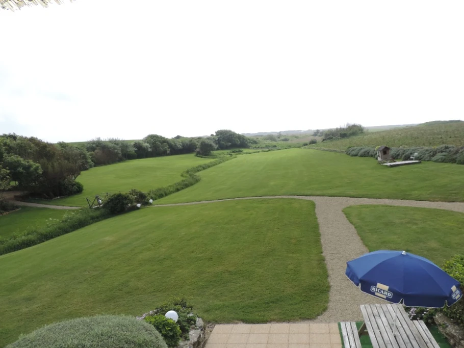 LE PARC VUE DE LA CHAMBRE