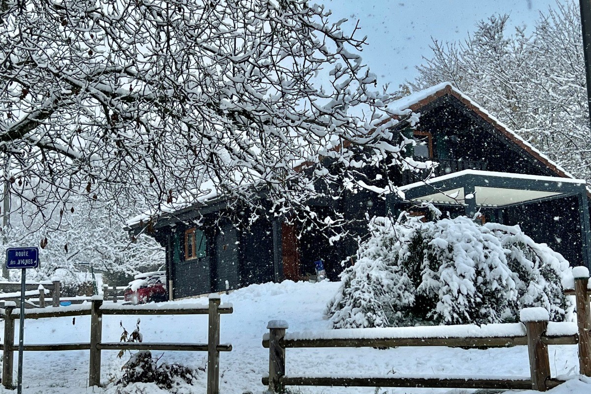 CHALET SOUS LA NEIGE