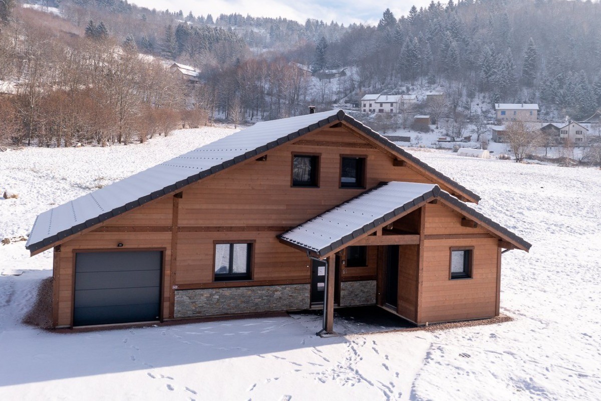 Vue extérieure en hiver - Chalet "Le Domaine des Mésanges"