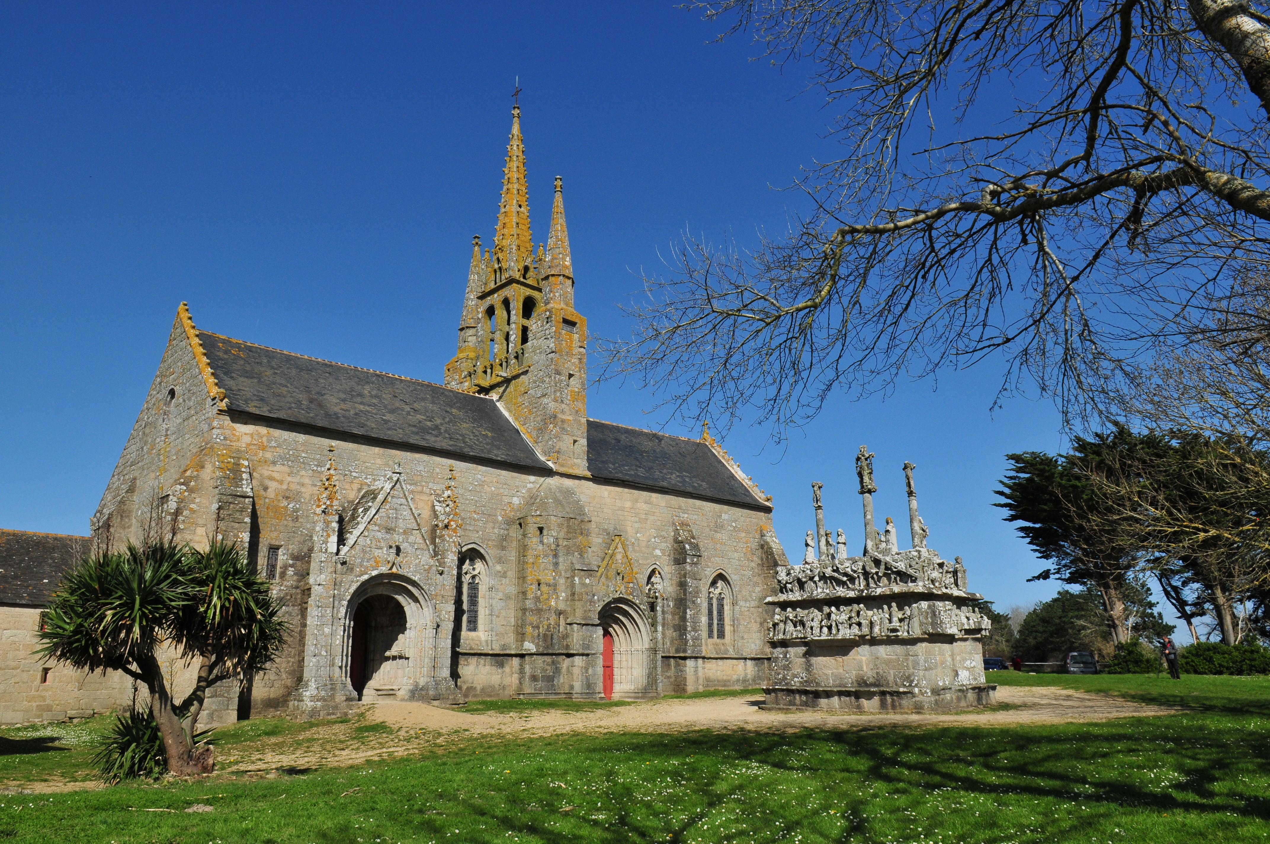 Tronoën chapel near the gîte