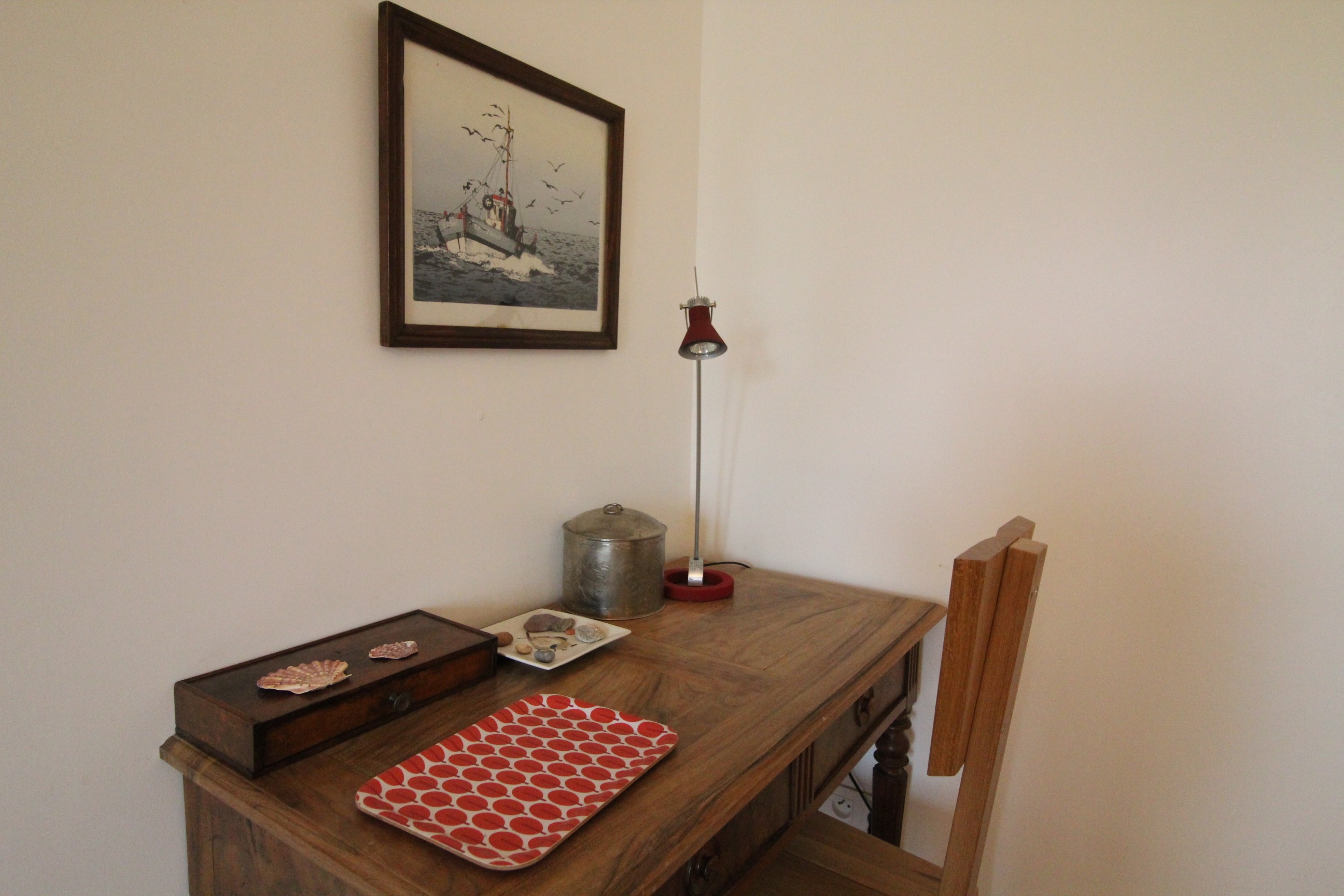 Chambre 2 - bureau  - Gîte de la Sauvegarde