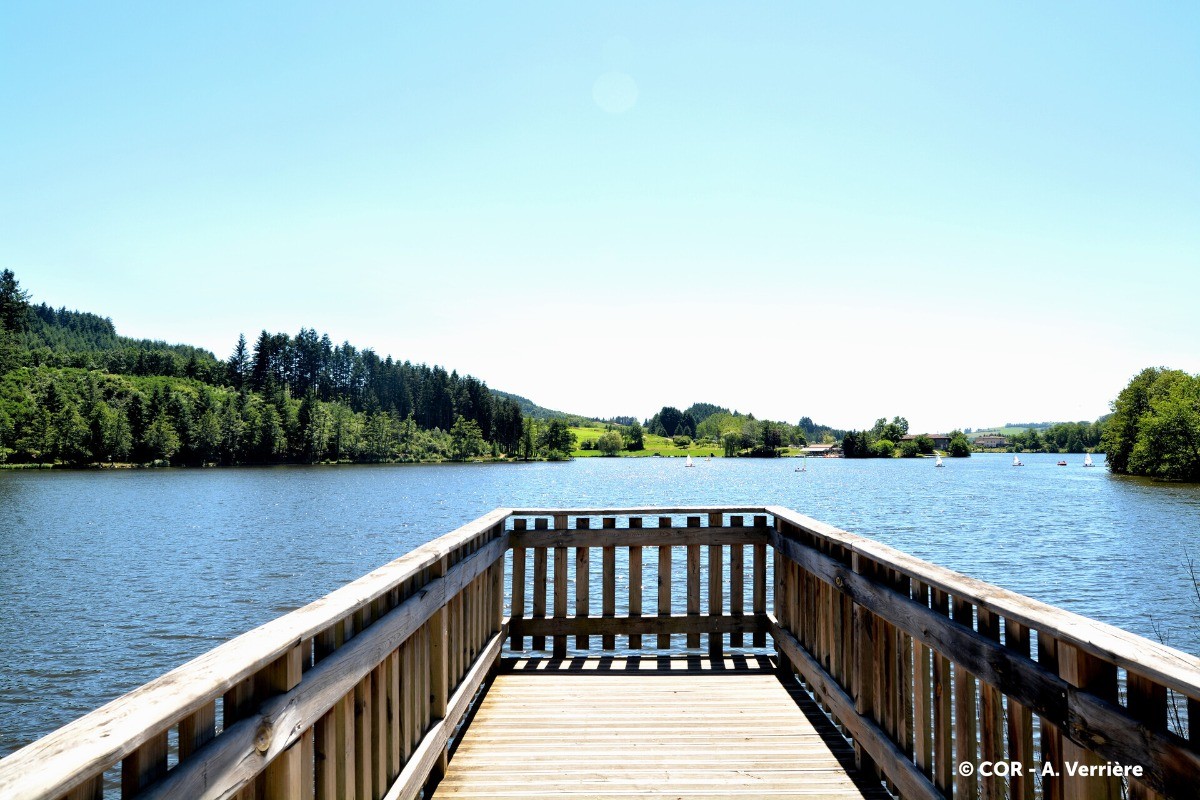 Vue imprenable des pontons du Lac des Sapins