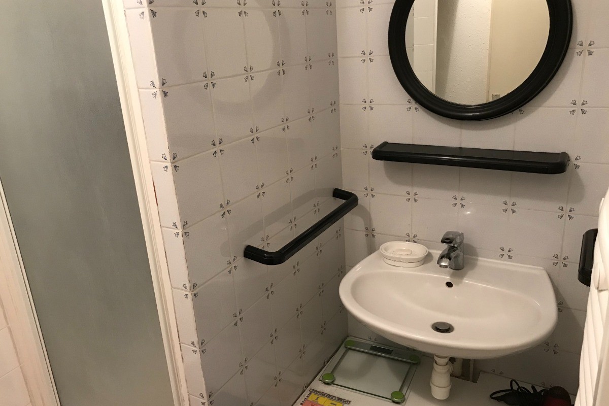 cabine douche et lavabo SALLE D'EAU