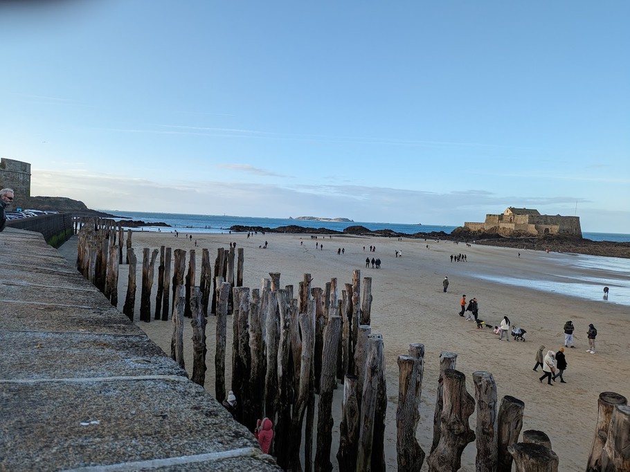 la plage du sillon en automne
