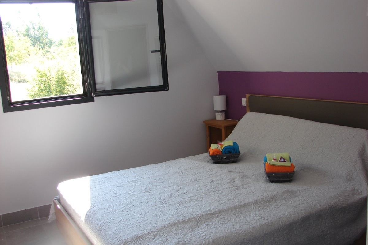 chambre à l'étage 1 lit 160 + lit bébé