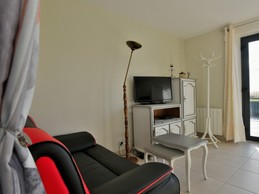 Salon avec vue sur la cour