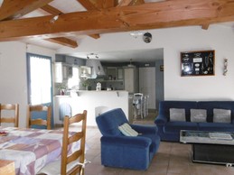 pièce de vie : salon-séjour-cuisine