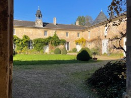 Cour intérieure - Façade Ouest et Nord - Château de Ville au Val