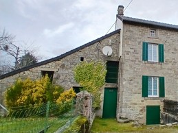 La Betoulle Large-capacity gîte in Creuse in the heart of the Limousin. 6-bedroom house for up to 15 people
