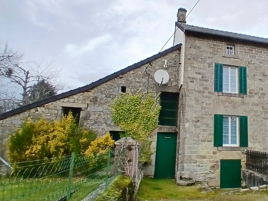 La Betoulle Large-capacity gîte in Creuse in the heart of the Limousin. 6-bedroom house for up to 15 people